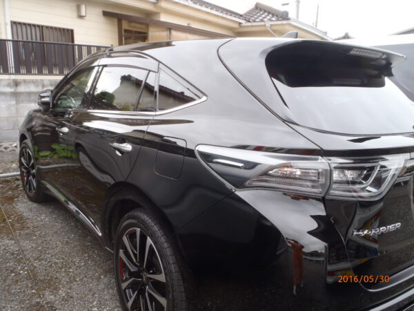 ハリアー　洗車。