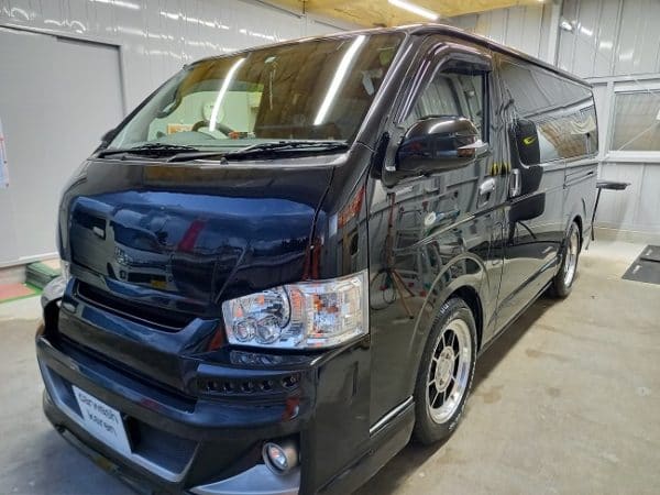 トヨタ　ハイエース持ち込み洗車。