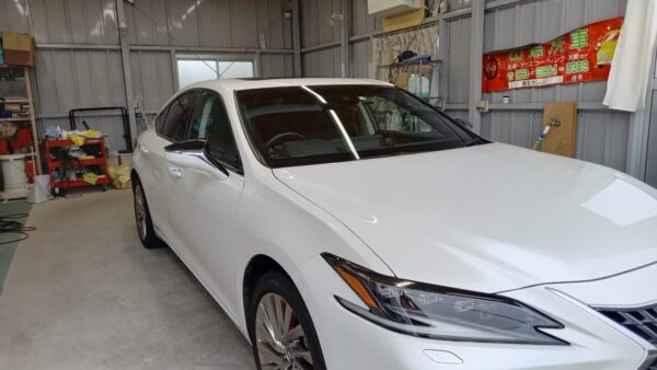 LEXUS　ES300ｈ　フロントガラス撥水施工。